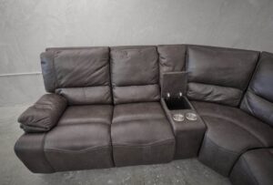 סלון פינתי מודולרי עם ריקליינרים חשמליים דגם סונטו – אפור כהה